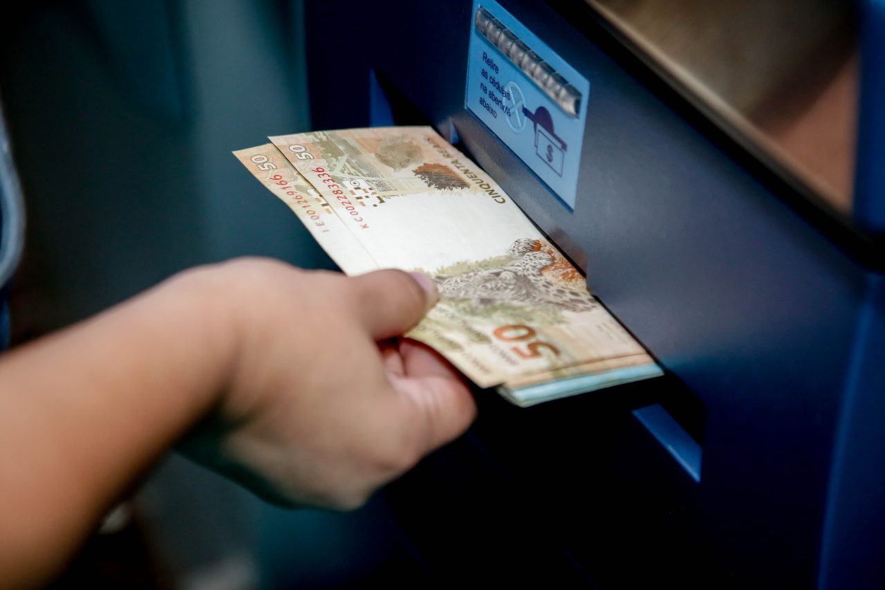 Abono salarial PIS/Pasep: veja as novas regras para 2026 e quem pode perder o direito ao benefício