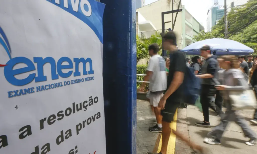Enem 2025: Inep anula três questões por suspeita de vazamento
