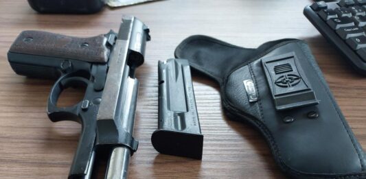 Tentou vender: PM apreende pistola em Vilhena