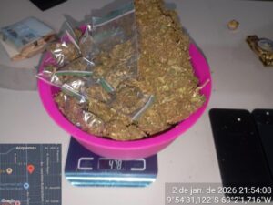 Guarnição Especializada da PM apreende drogas e materiais usados no tráfico