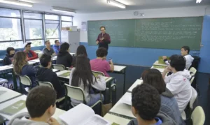 Piso do magistério tem reajuste de 5,4% e vai a R$ 5,1 mil em 2026