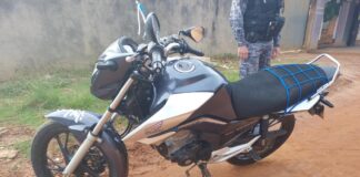 Menor conduzindo motocicleta tenta fugir do Patamo, sofre queda e é apreendido em Vilhena