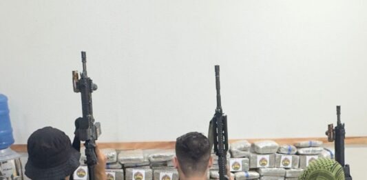 Forças de segurança apreendem pasta base de cocaína, maconha e cloridrato de cocaína no Rio Madeira, em Rondônia