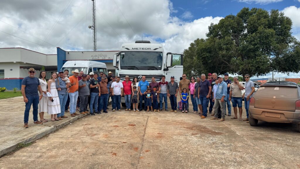 Recursos assegurados por Cirone garantem aquisição de caminhão e de novos implementos agrícolas