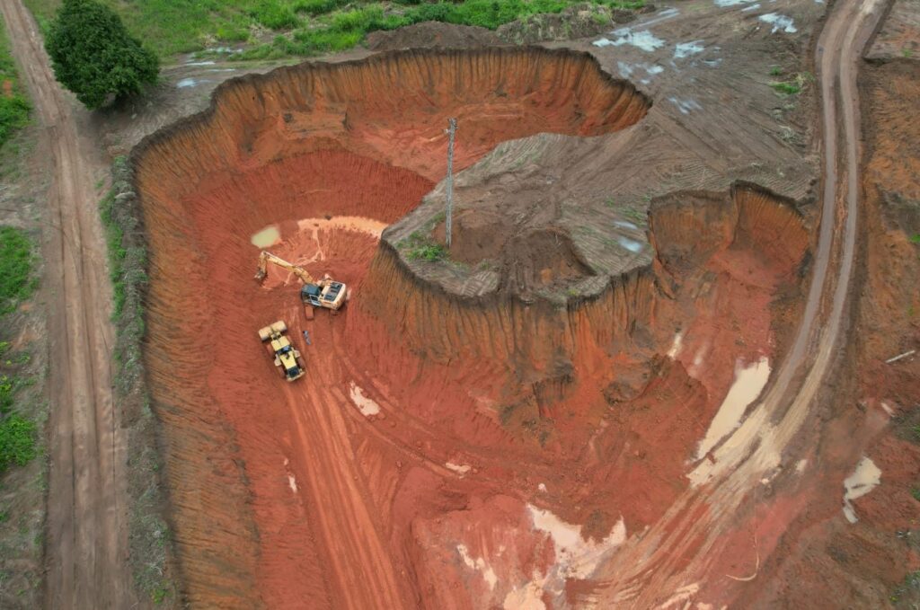Força integrada desarticula garimpo ilegal e apreende maquinários em Ariquemes
