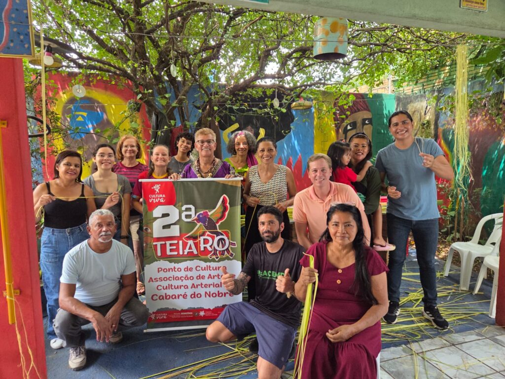 Pontão de Cultura ACEMDA fortalece saberes tradicionais com oficina de artesanato com palha de buriti na 2ª Teia RO