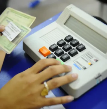 Quase 1 milhão de brasileiros no exterior poderão votar nas eleições