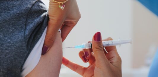 Anvisa amplia indicação de vacina contra meningite