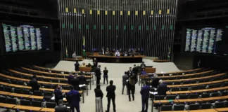 Minirreforma eleitoral limita e parcela multas de partidos; entenda