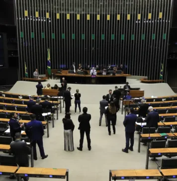 Minirreforma eleitoral limita e parcela multas de partidos; entenda