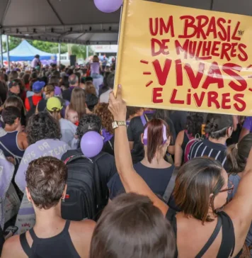 Órfãos de vítimas de feminicídio terão direito a pensão do INSS
