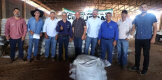 Ezequiel Neiva garante entrega de mais de 15 toneladas de adubo para produtores rurais de Cerejeiras