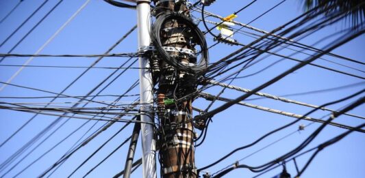 Os riscos invisíveis do gato de energia: crime vai muito além das prisões e coloca vidas em perigo