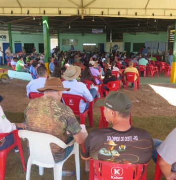 Especialista aponta retomada positiva para pecuária e leite durante palestra que reuniu grande público na 38ª Expocol