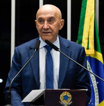 Confúcio Moura desiste de disputar reeleição ao Senado e comunica decisão ao MDB de Rondônia