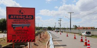 Prefeitura de Vilhena inicia instalação de 5 km de guard-rails em avenidas