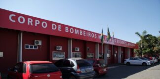 Bombeiro de folga resgata bebê dos braços da mãe em situação de risco em avenida de Porto Velho