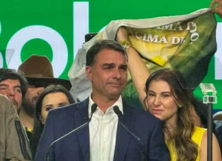 PL oficializa candidatura de Flávio Bolsonaro à Presidência