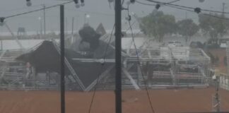 Um dia após fim da Expoari, vendaval derruba palco em Ariquemes