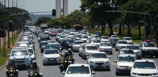 Crédito para carros de aplicativo tem teto elevado para R$ 200 mil