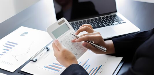 Sebrae orienta pequenos negócios sobre impactos da Reforma Tributária com capacitação gratuita