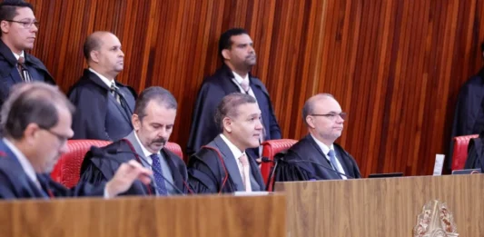 TSE determina que imagem de terceiros seja borrada em propaganda eleitoral de Lula