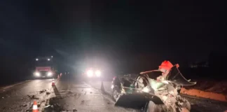 Motorista de carro morre após bater de frente com caminhão na BR-364 em Vilhena, RO
