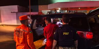 Bebê nasce dentro de viatura da PRF durante auxílio à gestante na BR-425, em Guajará-Mirim/RO