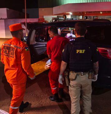 Bebê nasce dentro de viatura da PRF durante auxílio à gestante na BR-425, em Guajará-Mirim/RO
