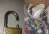 Homem invade casa de mulher de 76 anos e é preso escondido debaixo de pia